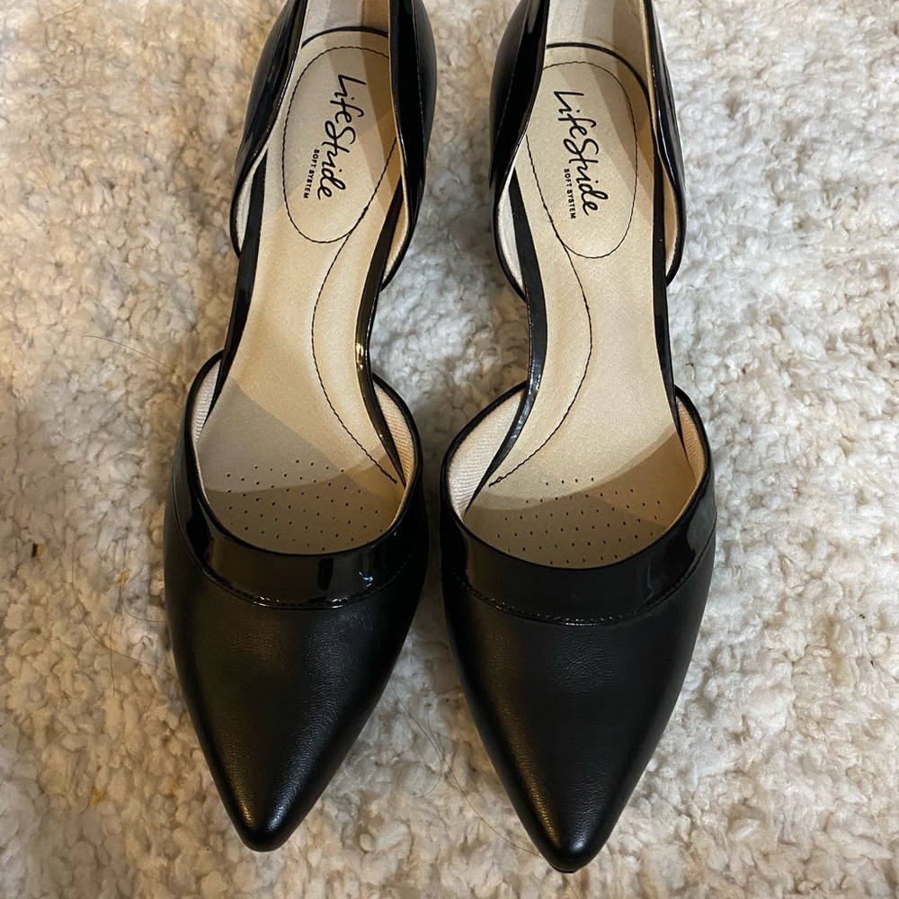 Life Stride Women's Classic Black Heels